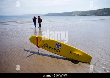 Marqueur de planche de sauvetage RNLI sur la plage de Scarborough Banque D'Images