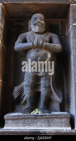 Sculpture de Kulottunga I au temple de Nataraja, Chidambaram, Tamil Nadu, Inde Kulothunga, était un empereur Chola de 11th ans qui a régné pendant cinquante-deux ans Banque D'Images