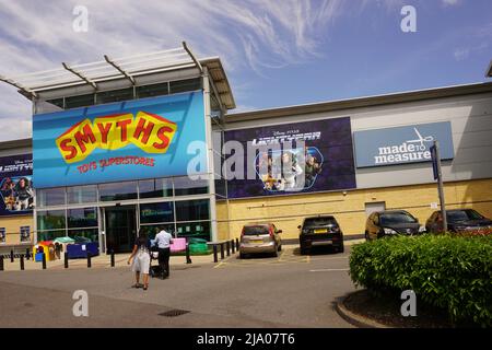 Smiths Toy Superstore de Staples Corner, Brent Cross, Londres, Royaume-Uni Banque D'Images