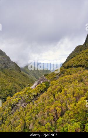 L'intérieur magnifique de l'île de Madère, Portugal, nuages Banque D'Images