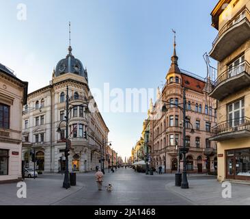 Une photo de la célèbre rue Piotrkowska, à Łódź. Banque D'Images