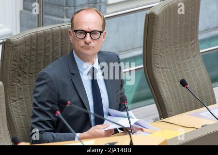 Ben Weyts, ministre flamand de l'éducation, de la protection des animaux et des sports, photographié lors d'une session plénière du Parlement flamand à Bruxelles, mercredi Banque D'Images