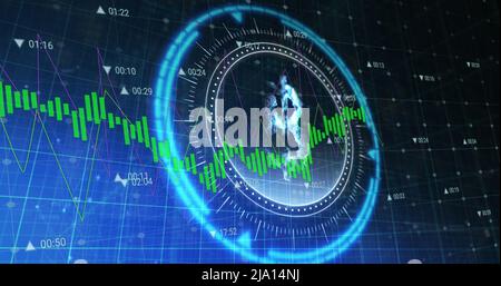 Image du symbole de bitcoin sur le verrou de sécurité rotatif sur le traitement des données financières Banque D'Images