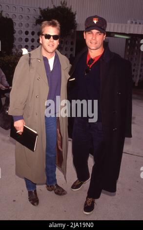 **PHOTO DE FICHIER** Ray Liotta est décédé. Ray Liotta et Kiefer Sutherland Circa 1991 crédit: Ralph Dominguez/MediaPunch Banque D'Images