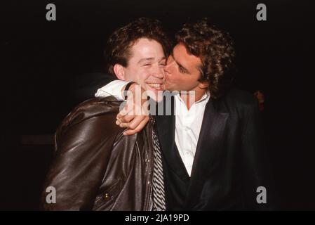 **PHOTO DE FICHIER** Ray Liotta est décédé. Tom Hulce et Ray Liotta 1984. Crédit: Ralph Dominguez/MediaPunch Banque D'Images