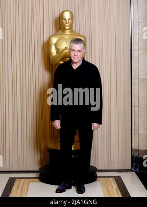 Photo du dossier datée du 05/10/19 de Ray Liotta présent à l'Académie de Motion Picture Arts and Sciences Nouveau parti des membres 2019 au Freemasons Hall de Londres, comme l'acteur est décédé à l'âge de 67 ans. Date de publication : jeudi 26 mai 2022. Banque D'Images