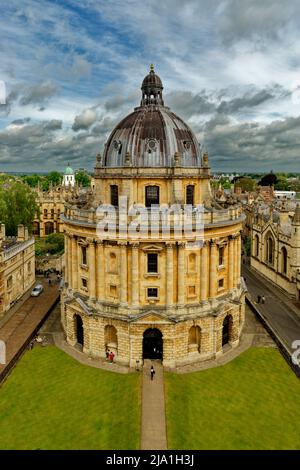 OXFORD CITY ENGLAND LA CAMÉRA RADCLIFFE CONSTRUIT UNE BIBLIOTHÈQUE DE STYLE PALLADIEN Banque D'Images
