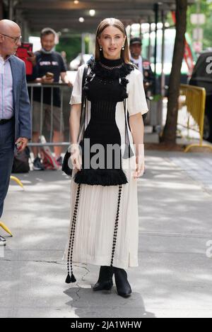 New York, NY, États-Unis. 26th mai 2022. Julianne Hough Out and about for Celebrity candids - JEU, au VIEW talk show, New York, NY 26 mai 2022. Crédit : Kristin Callahan/Everett Collection/Alay Live News Banque D'Images