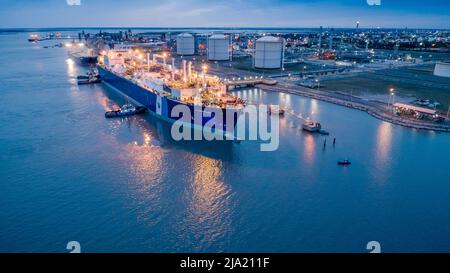 Helsinki, Finlande. 27th mai 2021. Dans un document non daté fourni par Excelerate Energy montre le FSRU Exemplar. La Finlande a loué un terminal flottant de GNL pendant 10 ans pour se libérer du gaz russe. La Finlande a convenu d'une charte de 10 ans pour un navire de stockage et de regazéification flottant (FSRU) avec Excelerate Energy basé aux États-Unis. Excelerate déploiera son exemplar FSRU (83 000 dwt) pour fournir des services de regazéification dans le sud de la Finlande. (Image de crédit : © Excelerate Energy, Inc./ZUMA Press Wire Service) Banque D'Images