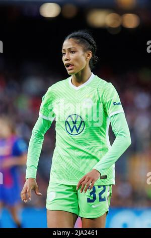 BARCELONE - APR 22: Sveindes Jane Jonndottir en action pendant le match de la Ligue des champions des femmes de l'UEFA entre le FC Barcelone et VfL Wolfsburg à la CA Banque D'Images