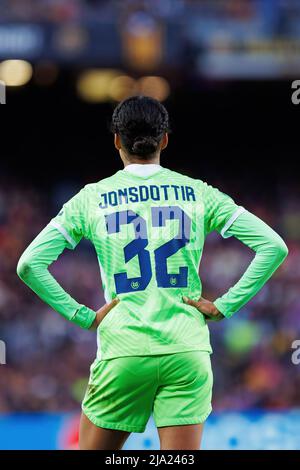 BARCELONE - APR 22: Sveindes Jane Jonndottir en action pendant le match de la Ligue des champions des femmes de l'UEFA entre le FC Barcelone et VfL Wolfsburg à la CA Banque D'Images