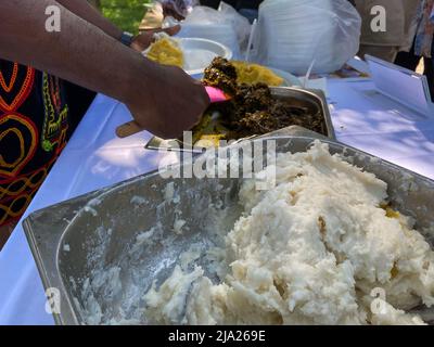 Fufu alimentaire camerounais, Eru et Garri Banque D'Images