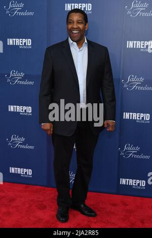 Denzel Washington assiste au Gala de la liberté du Musée de la mer, de l'air et de l'espace d'Intrepid en 2022 au Musée de la mer, de l'air et de l'espace d'Intrepid le 26 mai 2022 à New Yor Banque D'Images