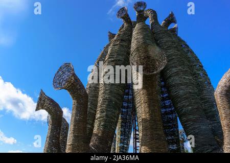 Nikola-Lenivec, Russie - 16 septembre 2017 : sculpture en bois Bobur dans le parc d'art Parc national Nikola Lenivets, région de Kaluga, Russie. Banque D'Images