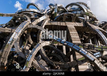 Nikola-Lenivec, Russie - 16 septembre 2017 : sculptures en bois dans le parc d'art Parc national Nikola Lenivets, région de Kaluga, Russie. Banque D'Images