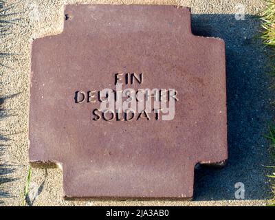 La Cambe est un cimetière militaire allemand de la Seconde Guerre mondiale, situé près de la plage d'atterrissage américaine d'Omaha Banque D'Images