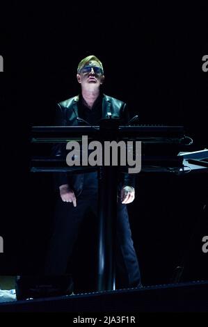 Milano Italie 2013-07-18 : concert en direct de Depeche mode au stade San Siro, Delta machine Tour, The keyboardist Fetch, Andrew John Fletcher, pendant la représentation Banque D'Images