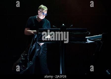 Milano Italie 2013-07-18 : concert en direct de Depeche mode au stade San Siro, Delta machine Tour, The keyboardist Fetch, Andrew John Fletcher, pendant la représentation Banque D'Images