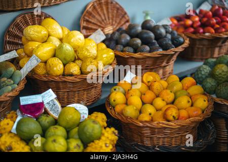 Marché agricole Mercado dos Lavradores à Funchal à Madère Portugal Banque D'Images