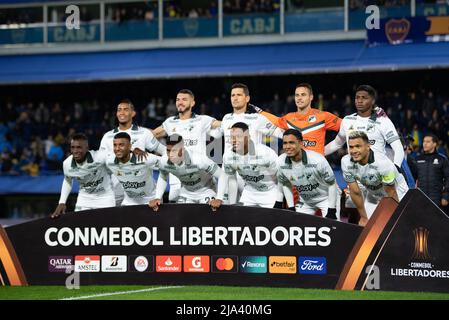 Buenos Aires, Argentine. 26th mai 2022. Les joueurs de Deportivo Cali posent pour une photo avant le match Copa CONMEBOL Libertadores 2022 entre Boca Juniors et Deportivo Cali à Estadio Alberto J. Armando.(score final; Boca Juniors 1:0 Deportivo Cali) Credit: SOPA Images Limited/Alay Live News Banque D'Images