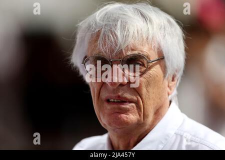 Photo du dossier datée du 25-11-2016 de Bernie Ecclestone qui a nié avoir été arrêté pour avoir été muni d'une arme à feu avant d'embarquer à bord d'un vol à Sao Paulo. Date de publication : vendredi 27 mai 2022. Banque D'Images