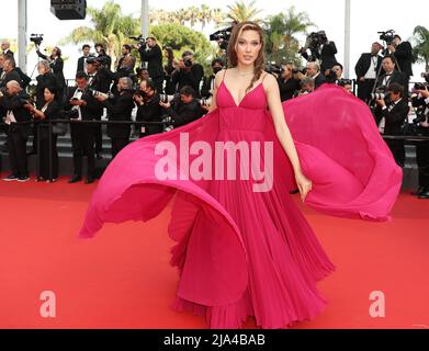 Cannes, France. 26th mai 2022. Le skieur chinois libre Gu Iliing Eileen arrive pour la projection du film 'Broker' lors de l'édition 75th du Festival de Cannes, dans le sud de la France, le 26 mai 2022. Credit: Gao Jing/Xinhua/Alamy Live News Banque D'Images