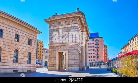 Les murs en pierre de la monumentale Porta Garibaldi (porte Garibaldi) à Milan, en Italie Banque D'Images