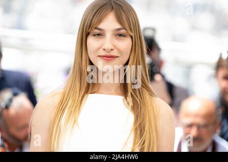 Marie Colomb participe au photocall pour AS Bestas lors du festival annuel du film de Cannes 75th au Palais des Festivals le 27 mai 2022 à Cannes, France. Photo de David Niviere/ABACAPRESS.COM Banque D'Images