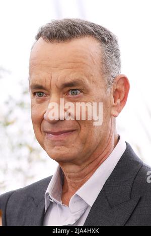 Cannes, France. 26th mai 2022. Tom Hanks participe au photocall de 'Elvis' lors du festival annuel du film de Cannes 75th au Palais des Festivals le 26 mai 2022 à Cannes, en France. Photo: DGP/imageSPACE crédit: Imagespace/Alamy Live News Banque D'Images