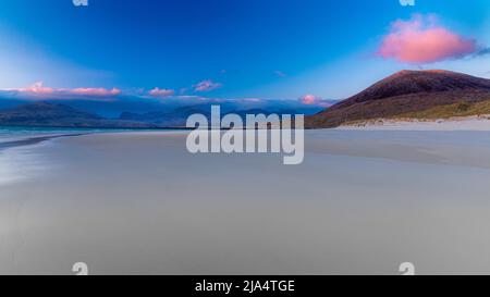 Coucher de soleil sur la plage de LUSKENTIRE sur l'île de Harris, Outer Hebrides, Écosse, Royaume-Uni Banque D'Images