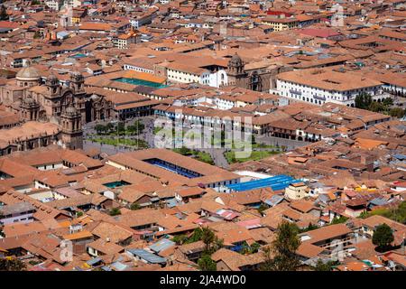 Cusco, vue sur le centre de la ville de Cusco avec la cathédrale, Pérou. Amérique du Sud. Banque D'Images