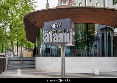 Londres, Royaume-Uni - 3 mai 2022 : le signe pour New Scotland Yard à Londres Banque D'Images