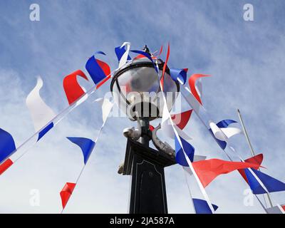 Décorations du Jubilé de diamant sur la place du marché de Southwold, une ville balnéaire de Suffolk. Banque D'Images