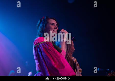 Nottingham, Royaume-Uni, 27th mai 2022, la chanteuse/auteure-compositrice britannique Kate Nash se produit aux salles de secours de Nottingham dans le cadre de sa tournée britannique de 2022 Credit Paul Smith/Alay Live News Banque D'Images