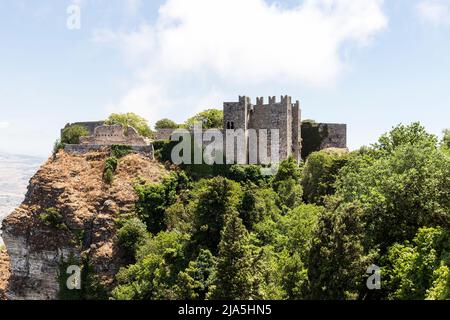 Vues panoramiques du château de Vénus (Castello di Venere) à Erice à Trapani, Sicile, Italie. Banque D'Images