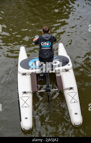 Utrecht, pays-Bas, Vieille ville, Oudegracht, Canal, Vélo d'eau Citybike, Banque D'Images