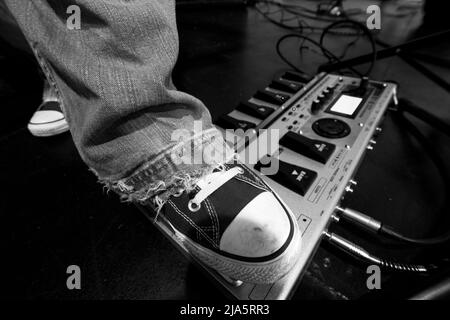 Guitare effets pédale avec pied Banque D'Images