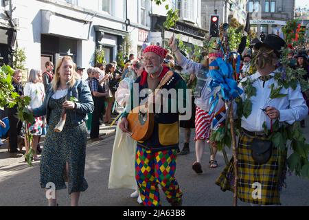 La danse Hal-an-Tow à la fête de la flore 2022 Banque D'Images