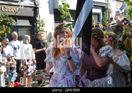 La danse Hal-an-Tow à la fête de la flore 2022 Banque D'Images