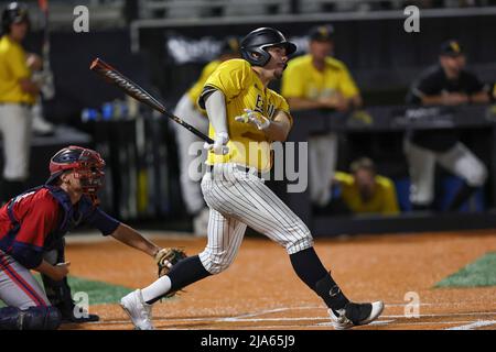 27 mai 2022 : Infielder de Southern Miss Danny Lynch (26) lors d'un match de base-ball collégial, entre Southern Miss et FAU aux championnats de base-ball de la Conférence des États-Unis au parc Pete Taylor, Hattiesburg, Mississippi. Bobby McDuffie/CSM Banque D'Images