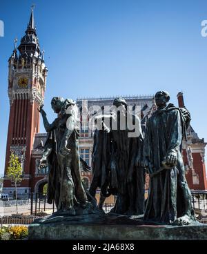 LES BOURGEOIS DE CALAIS "LES BOURGEOIS DE CALAIS" RELATANT L'ÉPISODE HISTORIQUE SOUS LE RÈGNE D'EDOUARD III DE LA CAPITULATION DE LA VILLE - UNE SCULPTURE DE GROUPE DEVANT L'HÔTEL DE VILLE DE CALAIS PAR AUGUSTE RODIN EN 1889 - CALAIS FRANCE © F.BEAUMONT Banque D'Images