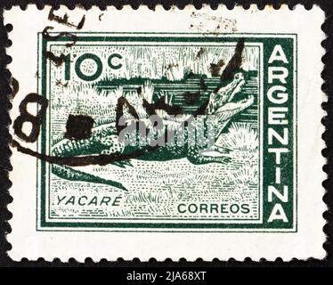 ARGENTINE - VERS 1959 : un timbre imprimé en Argentine montre Caiman, Caiman Yacaare, Reptile, vers 1959 Banque D'Images