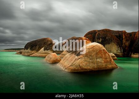 Elephant Rocks magnifiquement façonné dans le parc national de William Bay. Banque D'Images