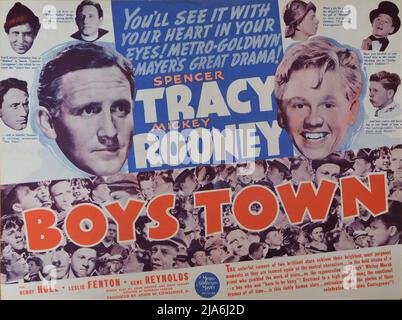 SPENCER TRACY en tant que Père Flanagan et MICKEY ROONEY dans LA VILLE DES GARÇONS 1938 réalisateur NORMAN TAUROG Histoire originale Dore Schary et Eleanore Griffin scénario John Meehan et Dore Schary Metro Goldwyn Mayer Banque D'Images