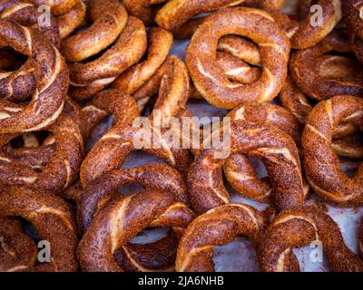 Bagel turc simit au sésame. Le bagel est une boulangerie traditionnelle turque Banque D'Images