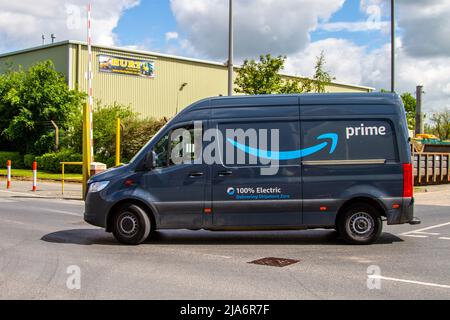 Amazon Prime 100% Electric matin livraisons depuis le dépôt de Preston ; Lancashire Royaume-Uni Banque D'Images