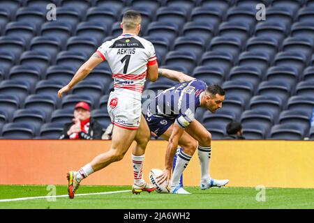 Craig Hall #4 de Featherstone Rovers va à nouveau pour un essai, le 5/26/2022. (Photo de Craig Thomas/News Images/Sipa USA) crédit: SIPA USA/Alay Live News Banque D'Images