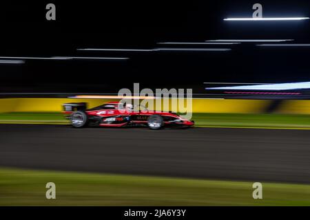 Sydney, Australie. 28 mai 2022. Joey Mawson (#1) pilote son équipe BRM S5000 au-dessus du pont au Sydney Motorsport Park pendant la course 1 du Championnat australien de pilotes S5000. Credit: James Forrester / Alamy Live News. Banque D'Images