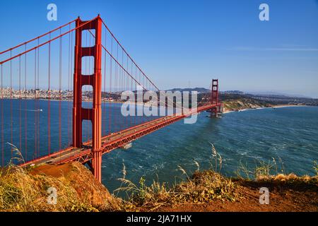 Golden Gate Bridge du nord-ouest au coucher du soleil Banque D'Images