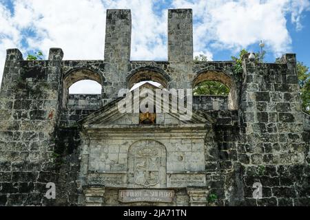 Cebu, Philippines - Mai 2022: Fort San Pedro a été construit par les Espagnols sous le commandement de Miguel Lopez de Legazpi sur 24 mai 2022 aux Philippines. Banque D'Images